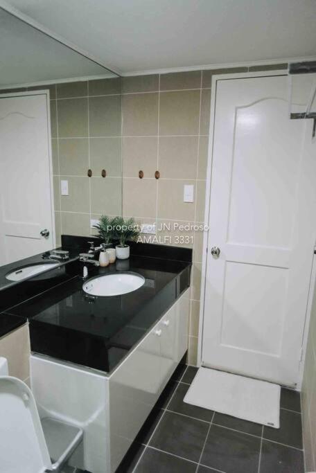 Work-Friendly Mountain-View Condo Near Sm Seaside Cebu Eksteriør bilde